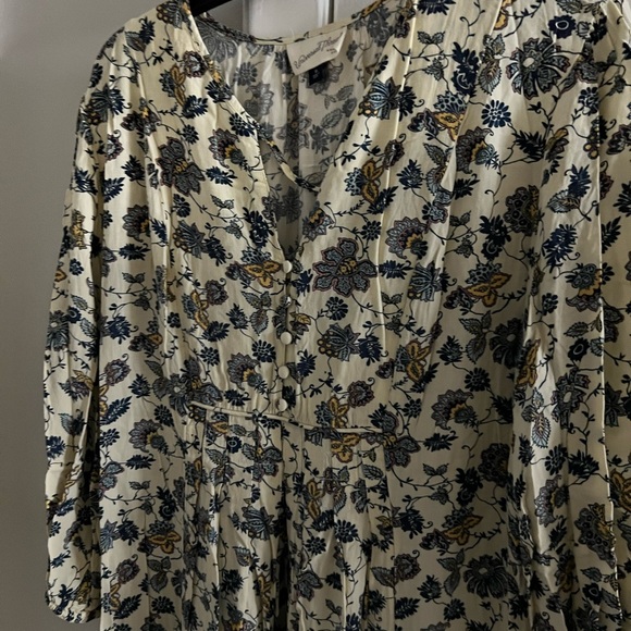 Universal Thread - Picture 7 of 8